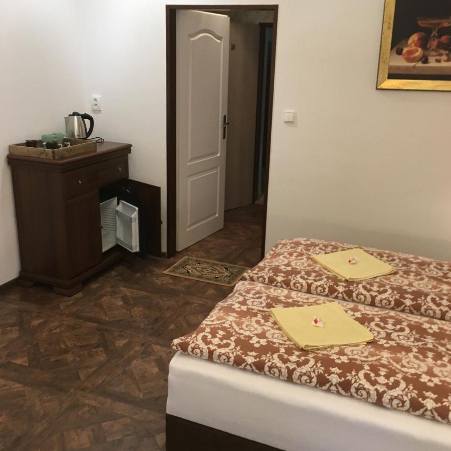 Bynovecky Zamecek Hotel Екстериор снимка