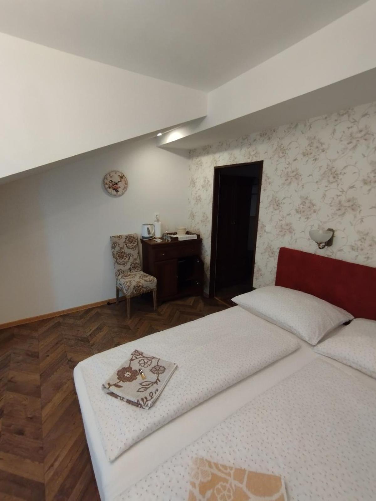 Bynovecky Zamecek Hotel Екстериор снимка