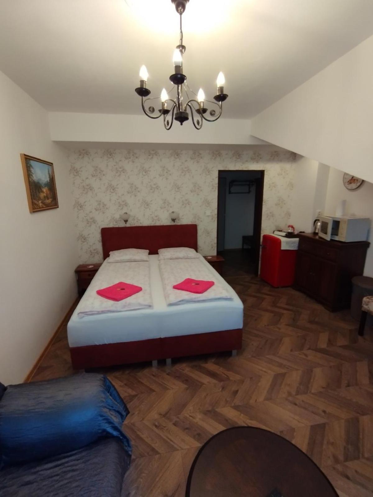 Bynovecky Zamecek Hotel Екстериор снимка