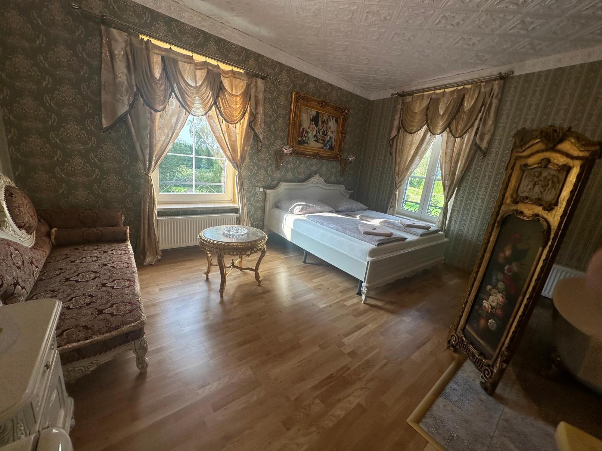 Bynovecky Zamecek Hotel Екстериор снимка